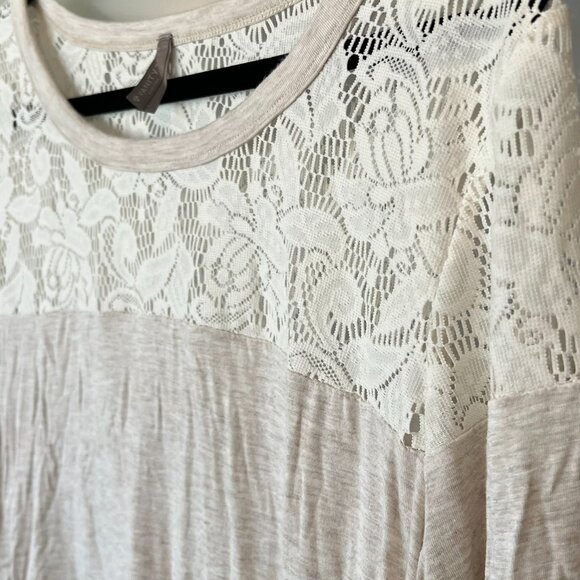 Vanity Essentials Lace Panel Long Sleeve Top - Size Large - Picture 3 of 5